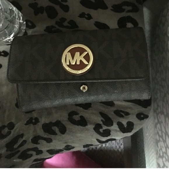 Michael Kors Other - Wallet mk Michael Kors Other - Wallet mk